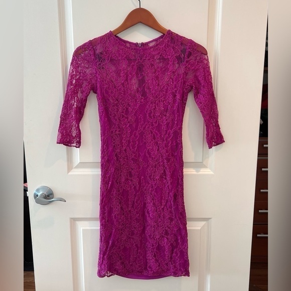 Carmen Marc Valvo Botanical Berry Sheath - Picture 2 of 16